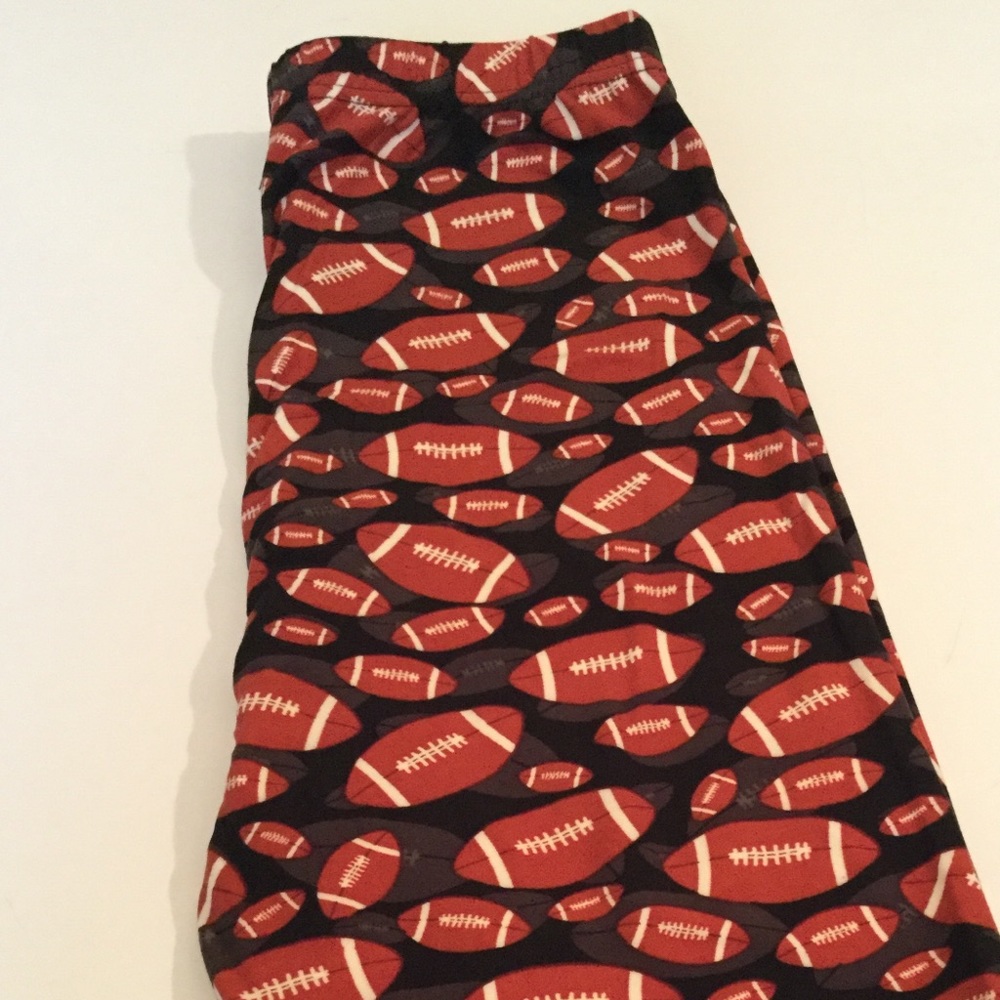 OS Leggings fit size 2-14 NWT🏈